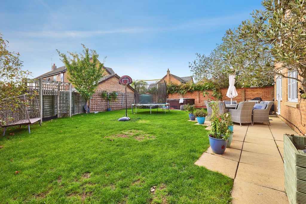 Property photo 2 of 16
