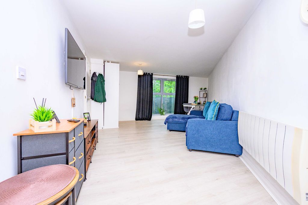 Property photo 2 of 13 Living/Dining Area