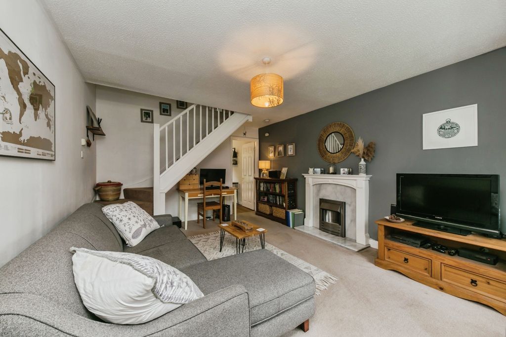 Property photo 2 of 20 Pbox-Img.Jpg