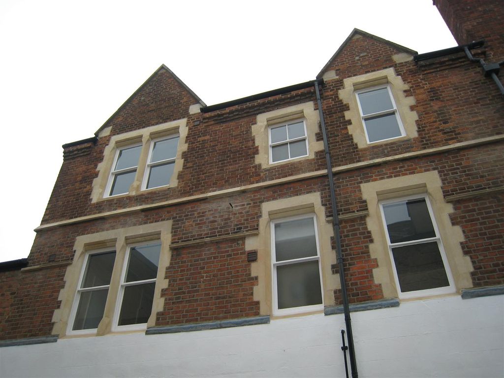 Property photo 1 of 3