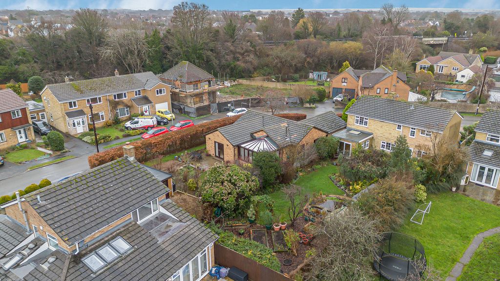 Property photo 3 of 28