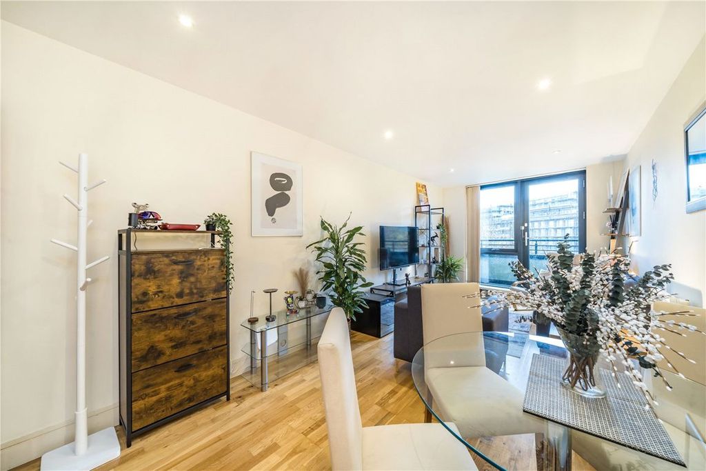 Property photo 3 of 8