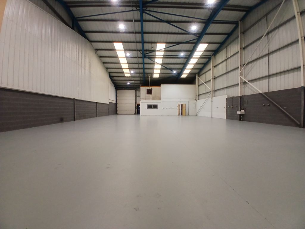 Property photo 2 of 11 Warehouse 1