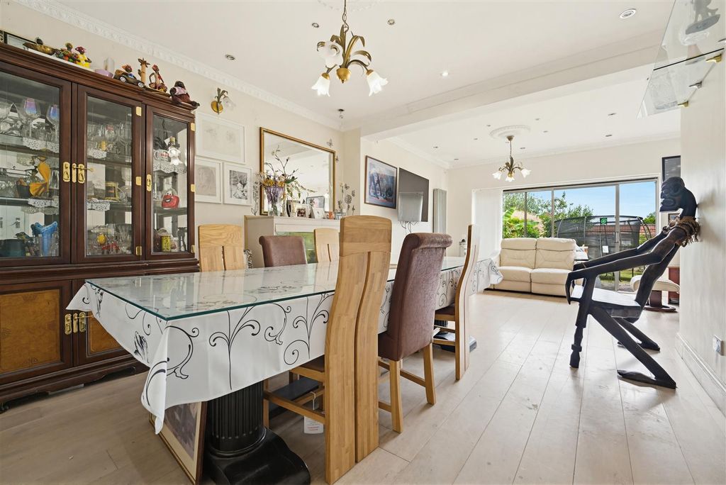 Property photo 3 of 22 2 Studland Recp 2.Jpg