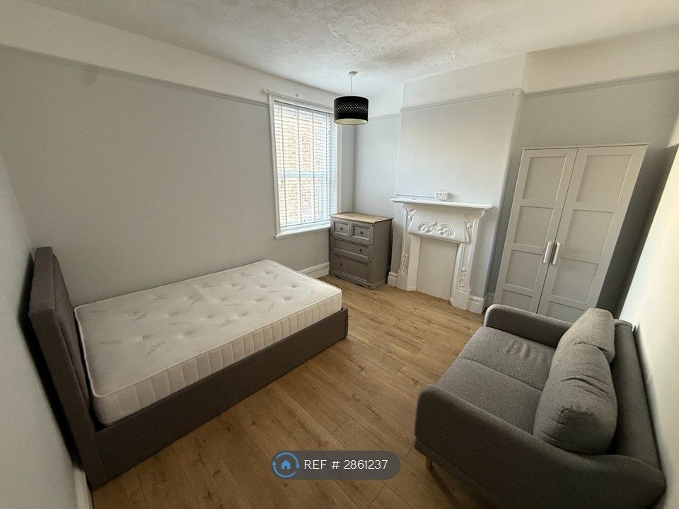 Property photo 1 of 3