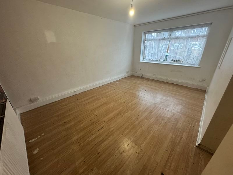 Property photo 2 of 7 Photo 1