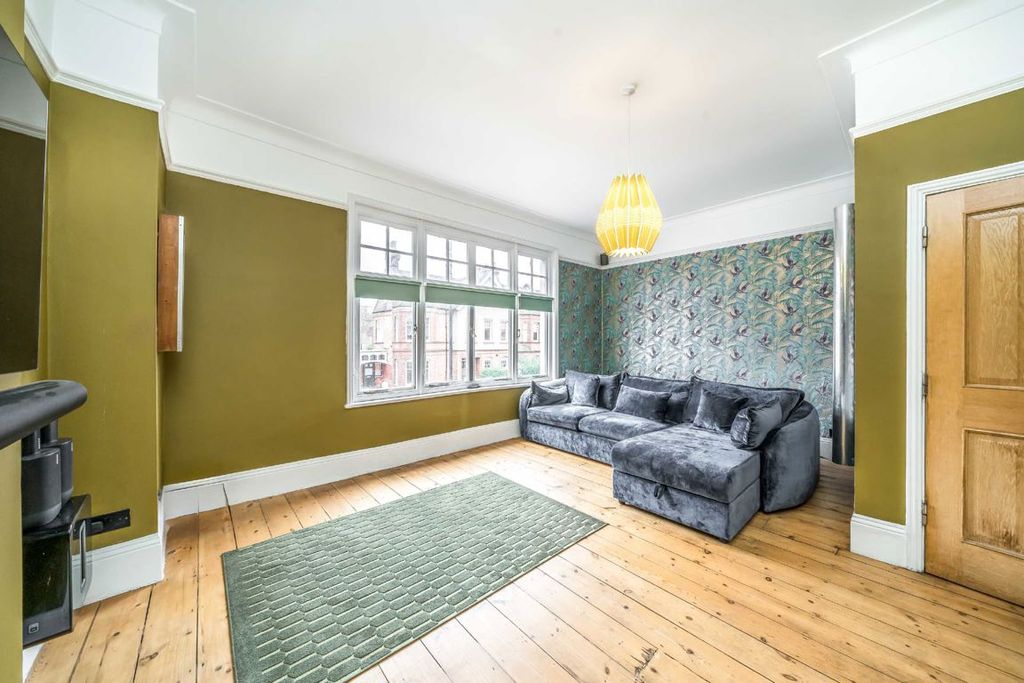 Property photo 2 of 9