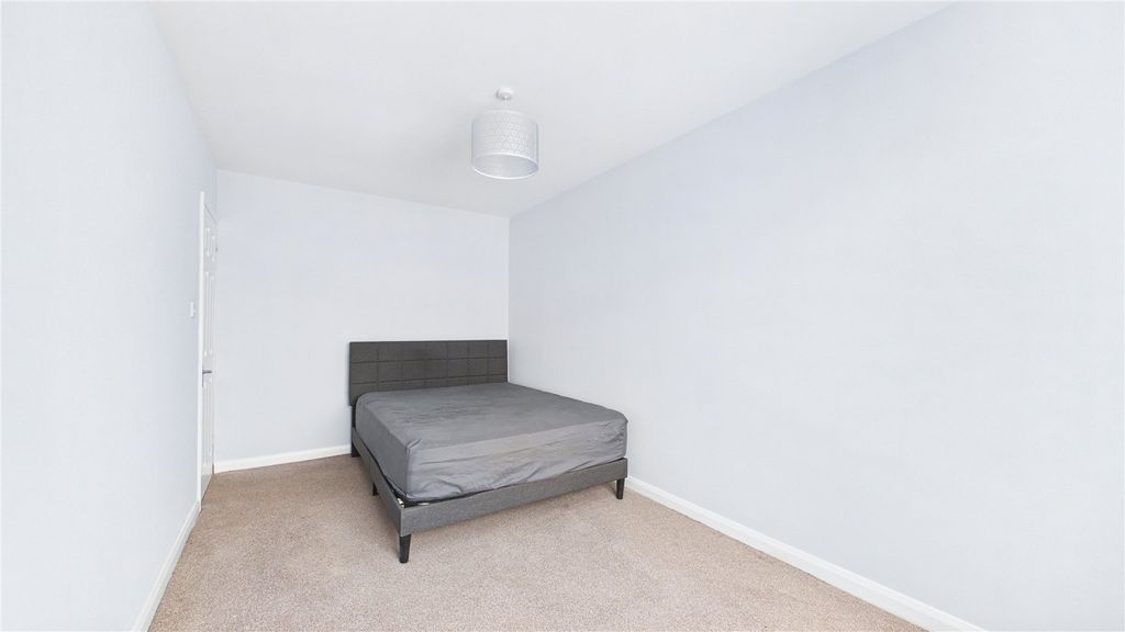 Additional image 7 of 2 bed bungalow for saleLightwater, Surrey GU18