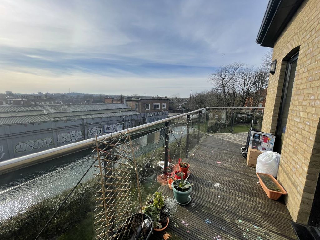 Property photo 1 of 25