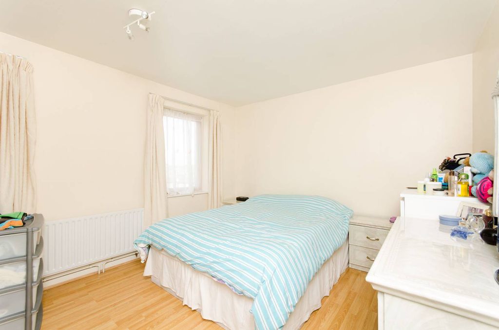 Property photo 3 of 5