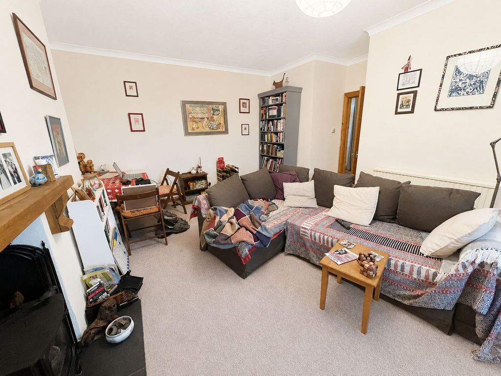 Property photo 3 of 12