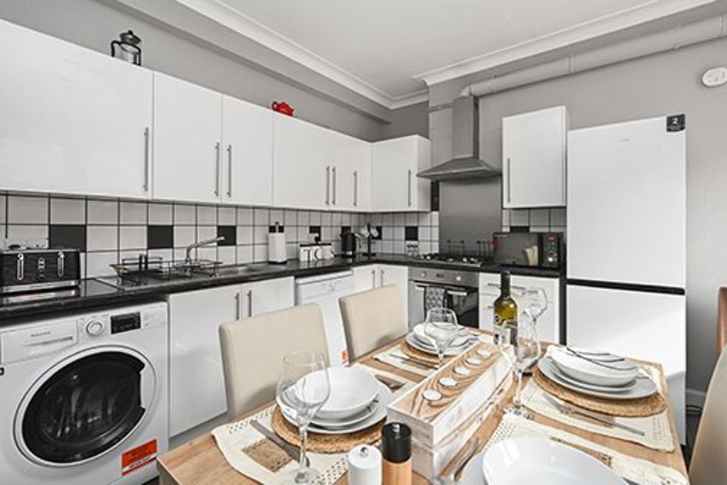 Property photo 3 of 27