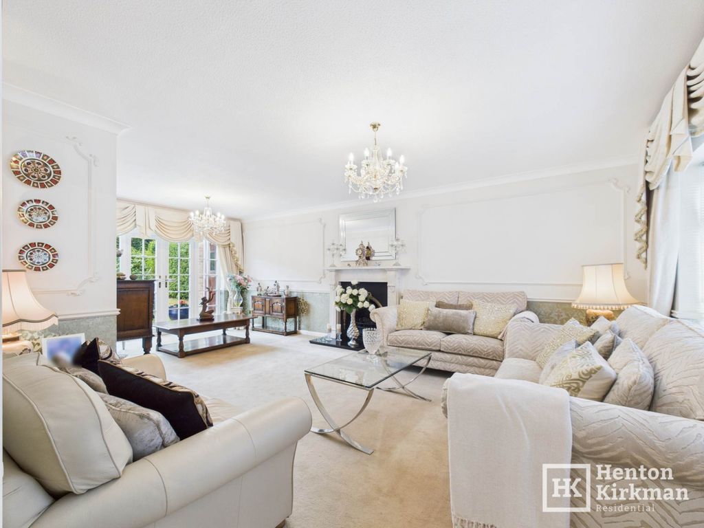 Property photo 3 of 27