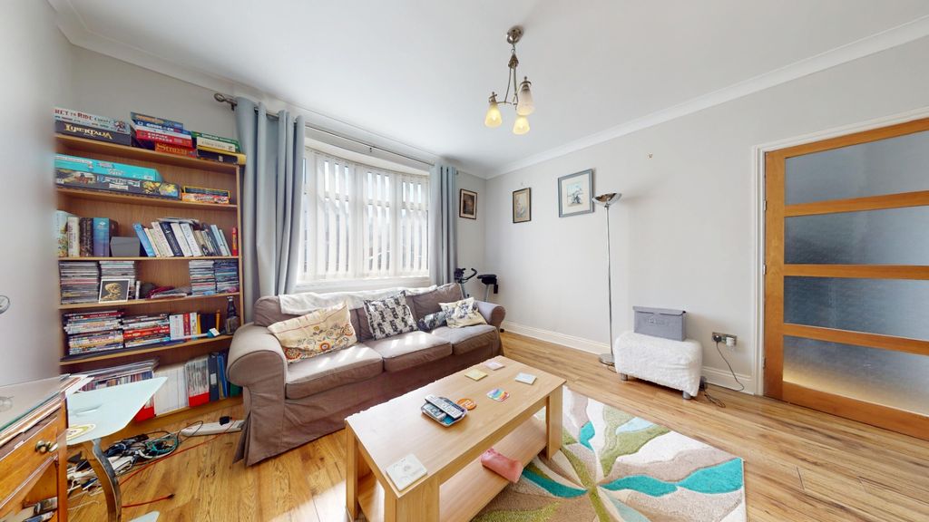 Property photo 3 of 19 5068494