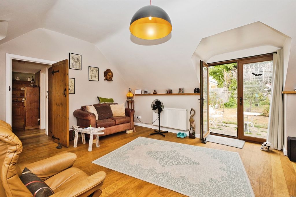 Property photo 3 of 19