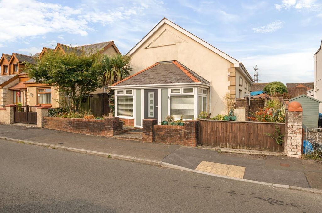 Property photo 1 of 24 1341546-23-68A447Ed9Df8B.Jpg
