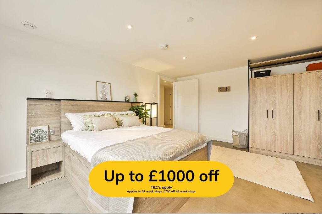 Property photo 1 of 18 Bedroom