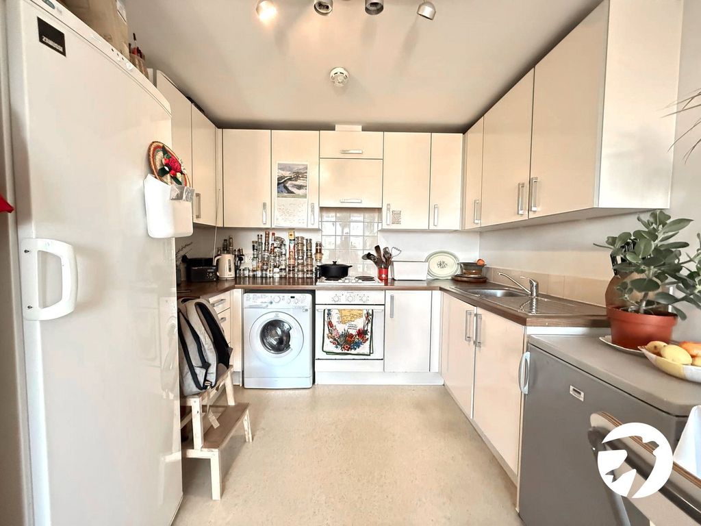 Property photo 3 of 19 Picture 3