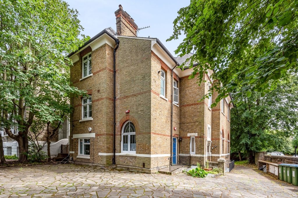 Property photo 1 of 17 External