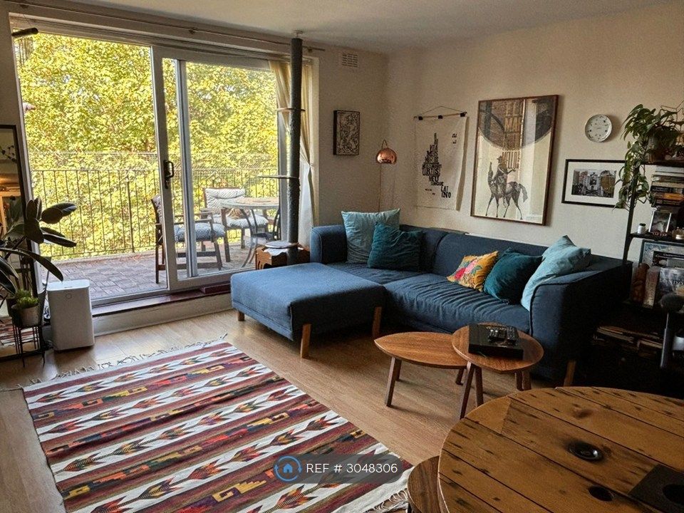 Property photo 1 of 12 Living Room