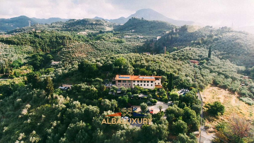 Property photo 2 of 32