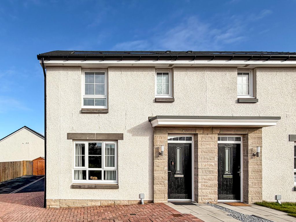 Property photo 2 of 25 Front (Exterior)