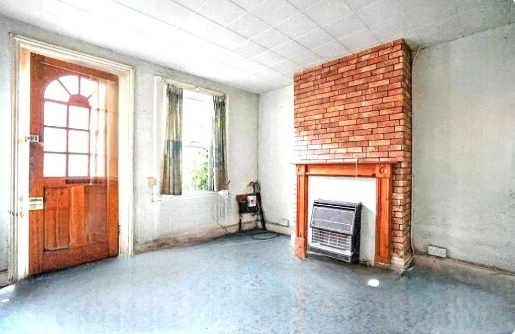 Property photo 3 of 12