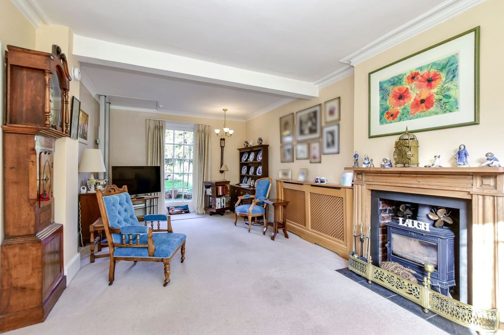 Property photo 2 of 21