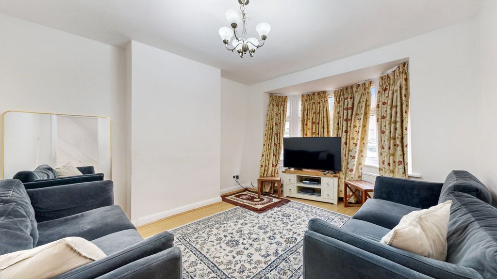 Property photo 3 of 11 Picture No. 21