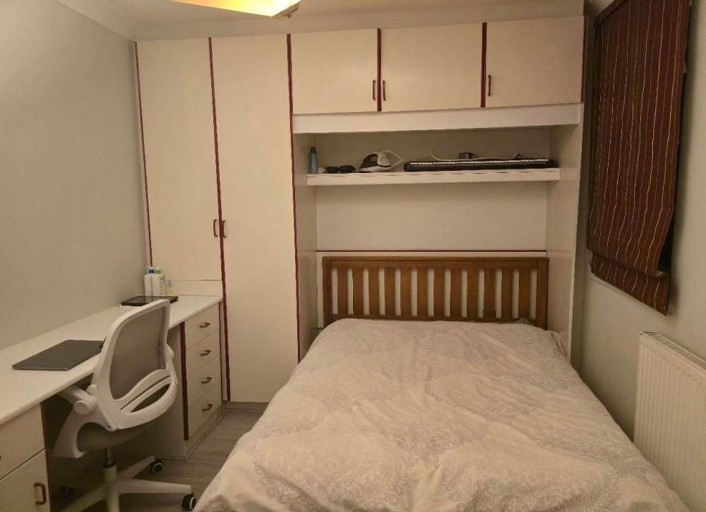 Property photo 1 of 2