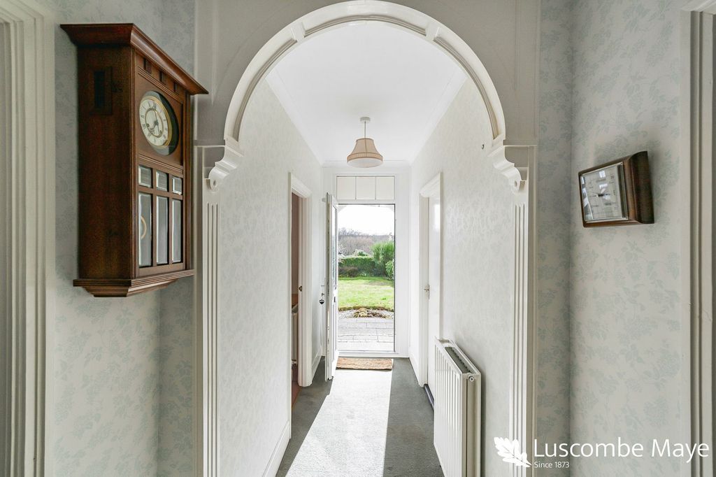 Property photo 2 of 22