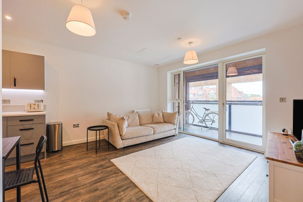 Property photo 1 of 19 Img_3457