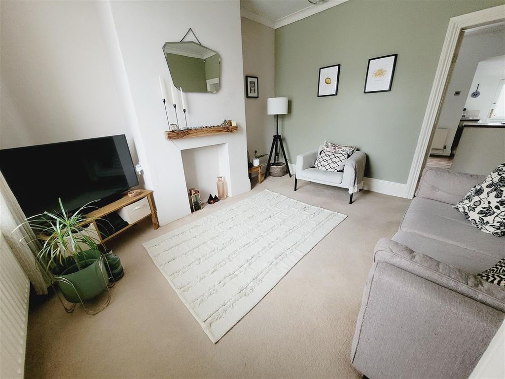 Property photo 2 of 20 86 Lowerhouses Lane (4).Jpg