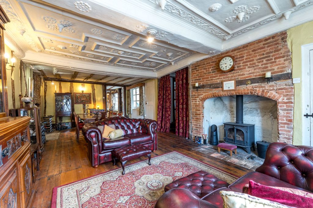 Property photo 2 of 20