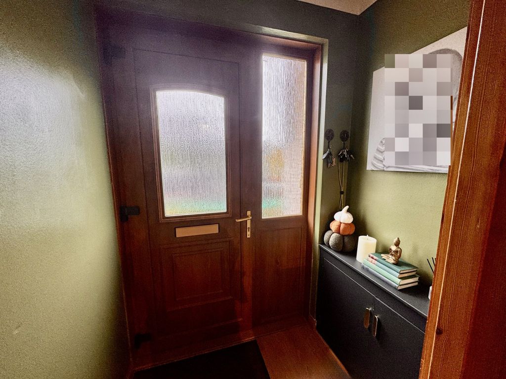 Property photo 2 of 25
