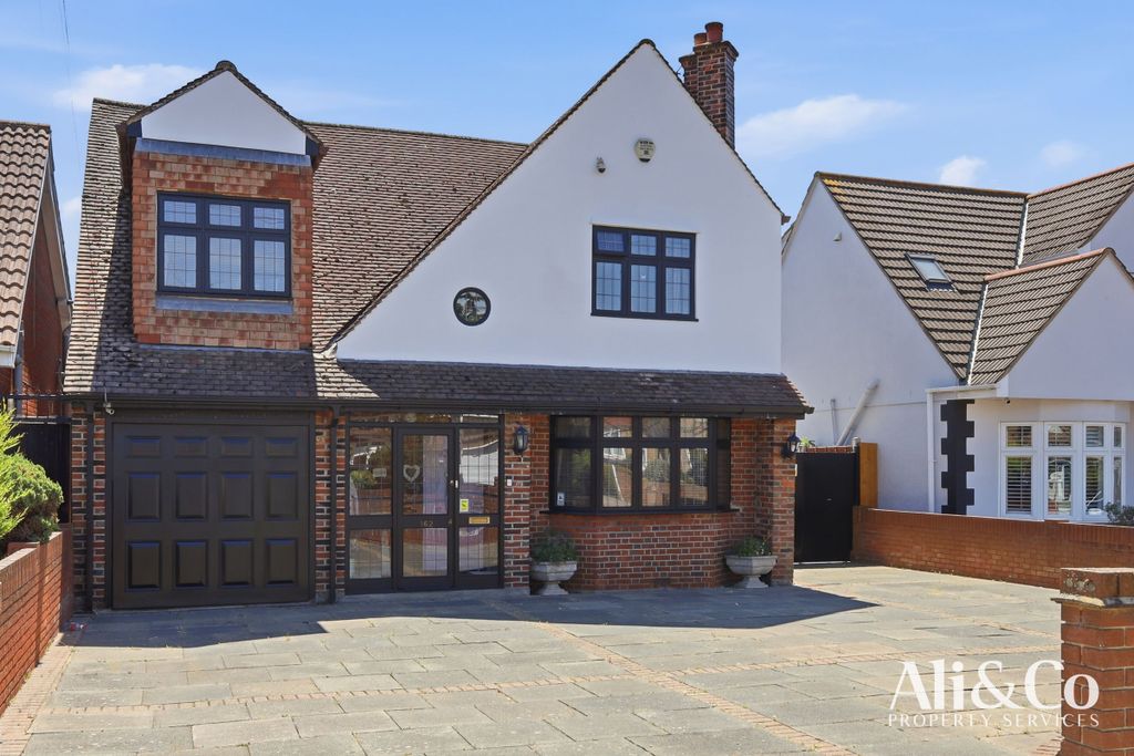 Property photo 1 of 31
