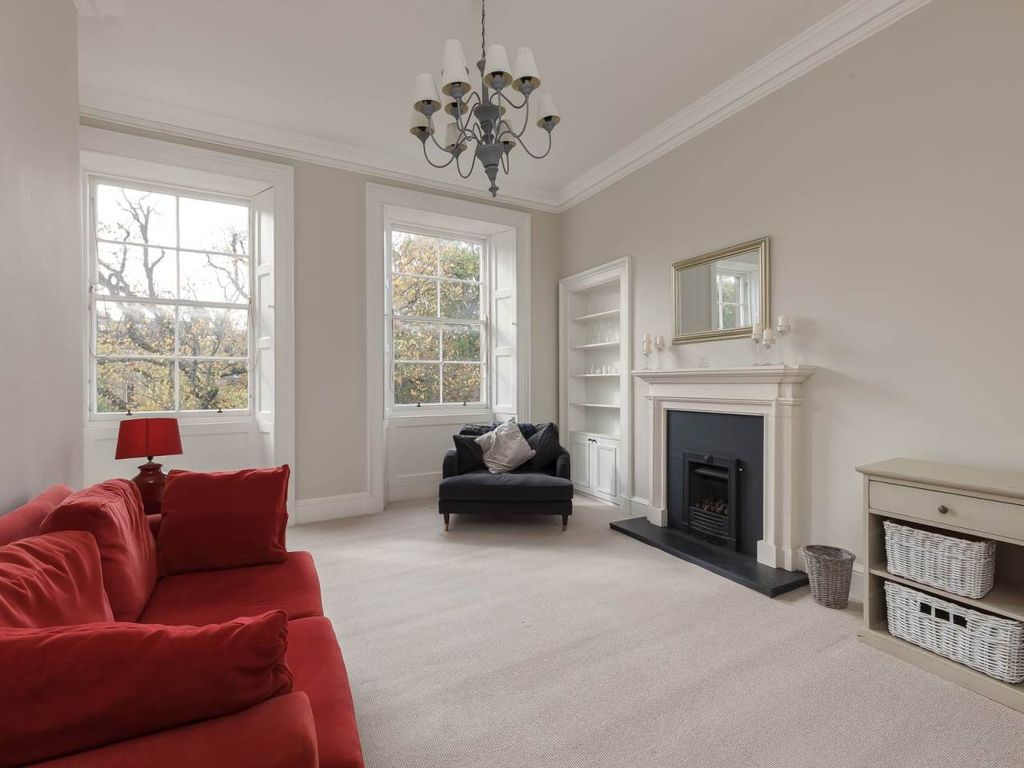 Property photo 2 of 17 80322_Clarendon-004