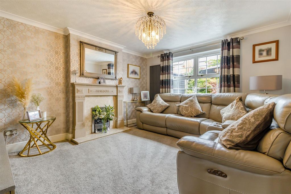 Property photo 2 of 34 8649440-Interior18.Jpg