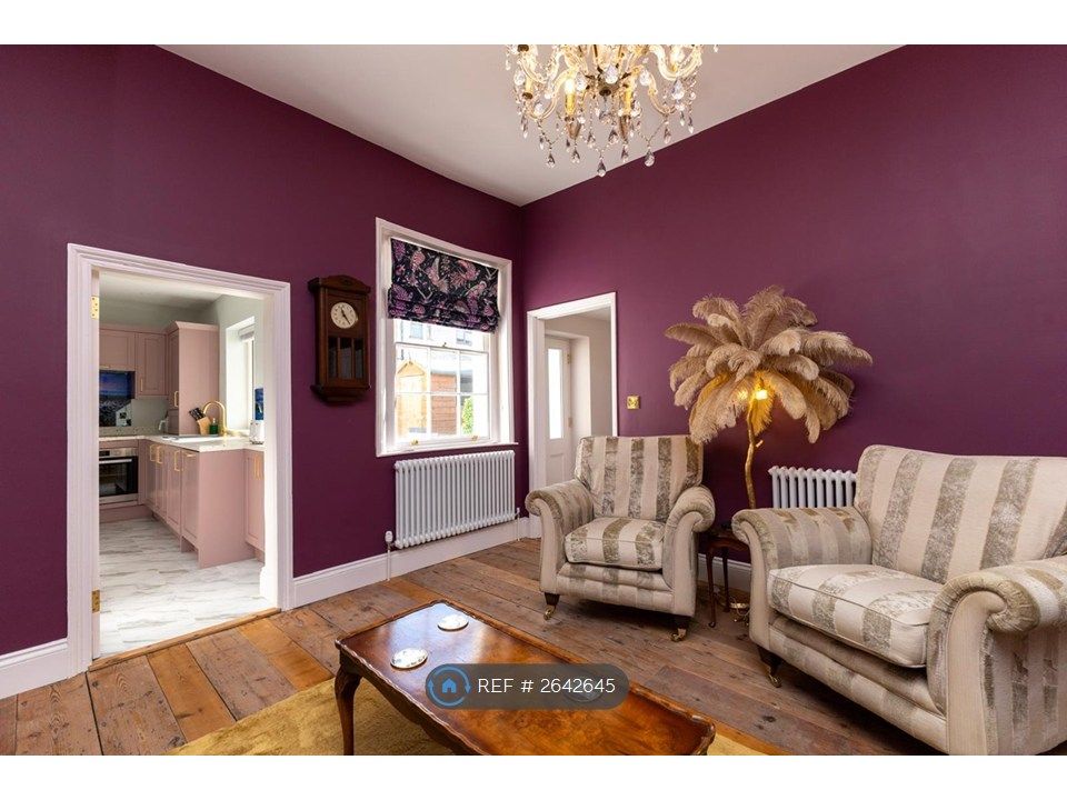 Property photo 1 of 30 Lounge