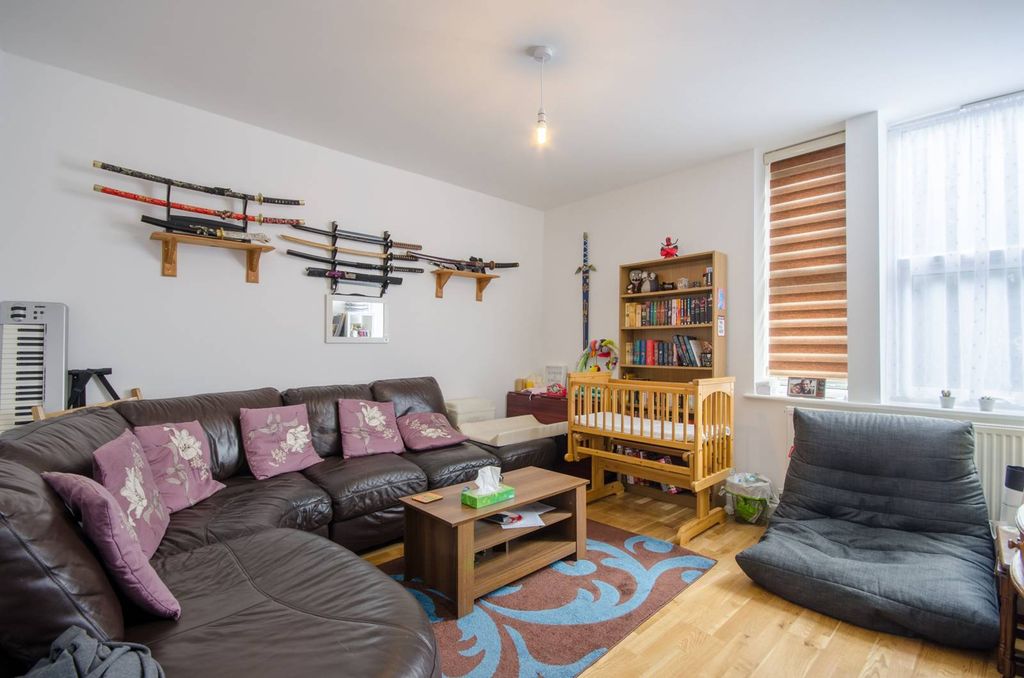 Property photo 3 of 11