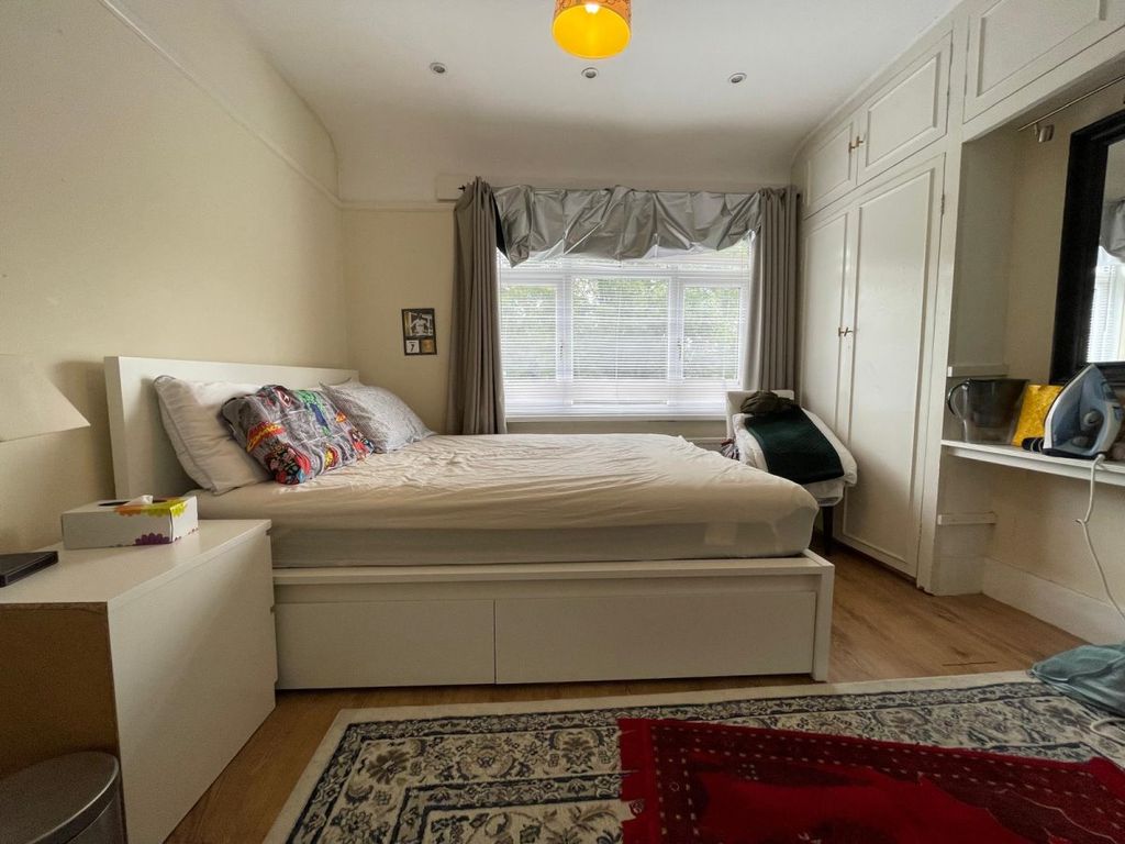 Property photo 3 of 4