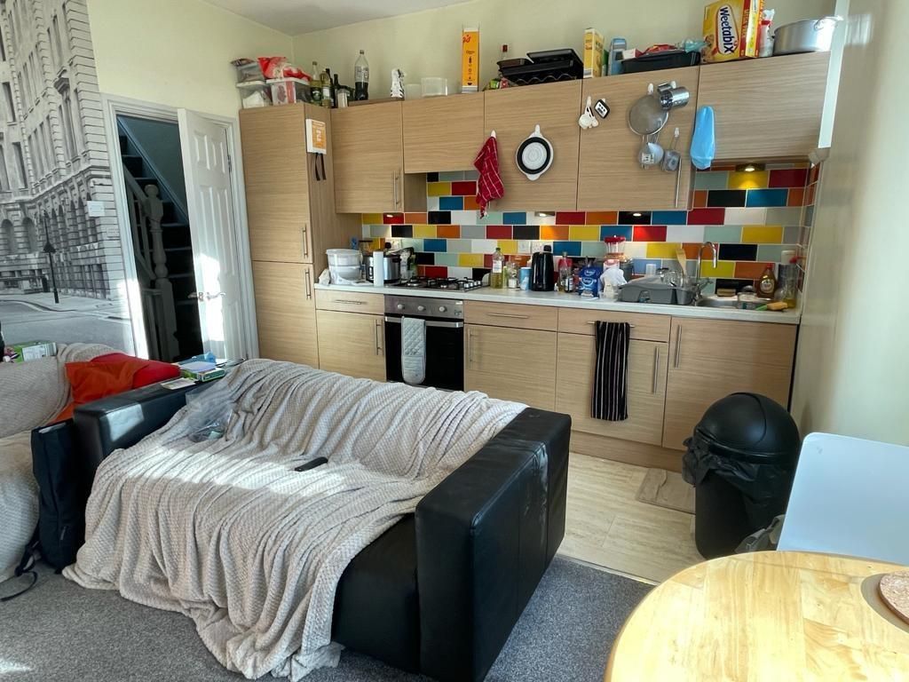 Property photo 2 of 9 Kitchen