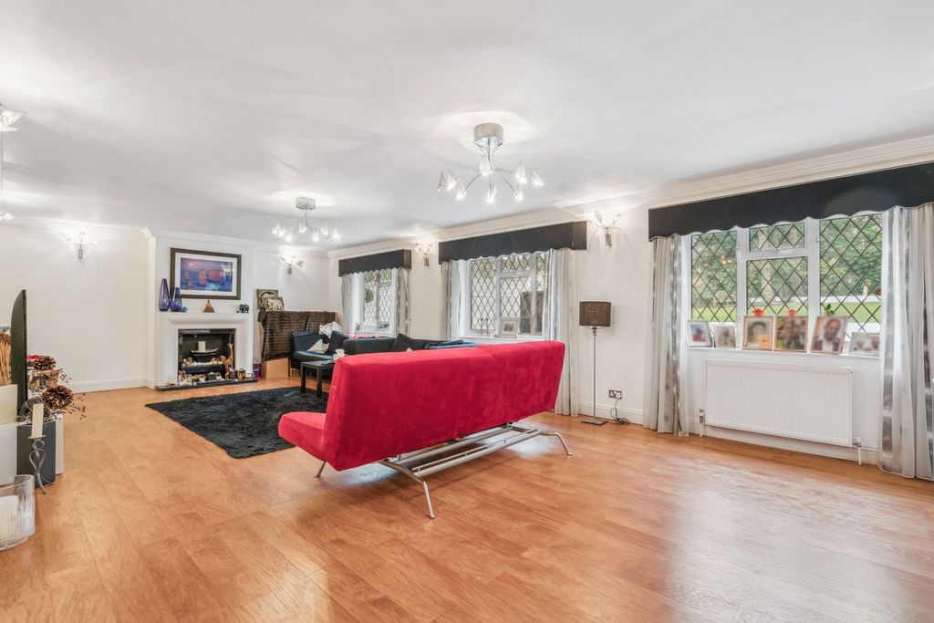 Property photo 3 of 21