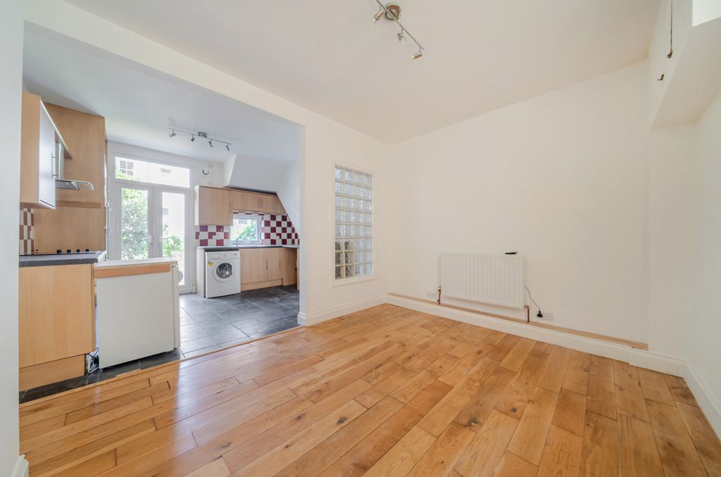 Property photo 2 of 14 1502081-12-6A7Dcf...