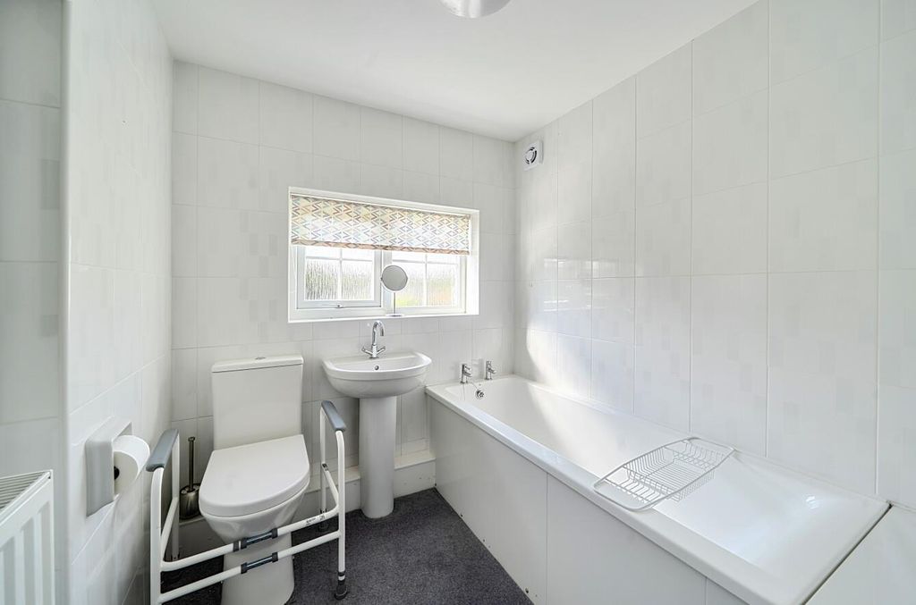 Property photo 3 of 17 1485253-11-6A43F3127Def7.Jpg