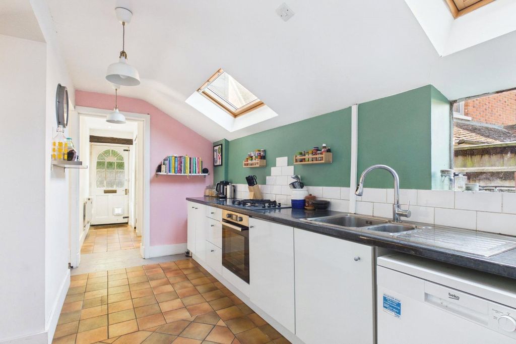 Property photo 3 of 28 Kitchen