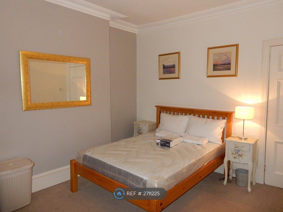 Property photo 2 of 13 Master Bedroom