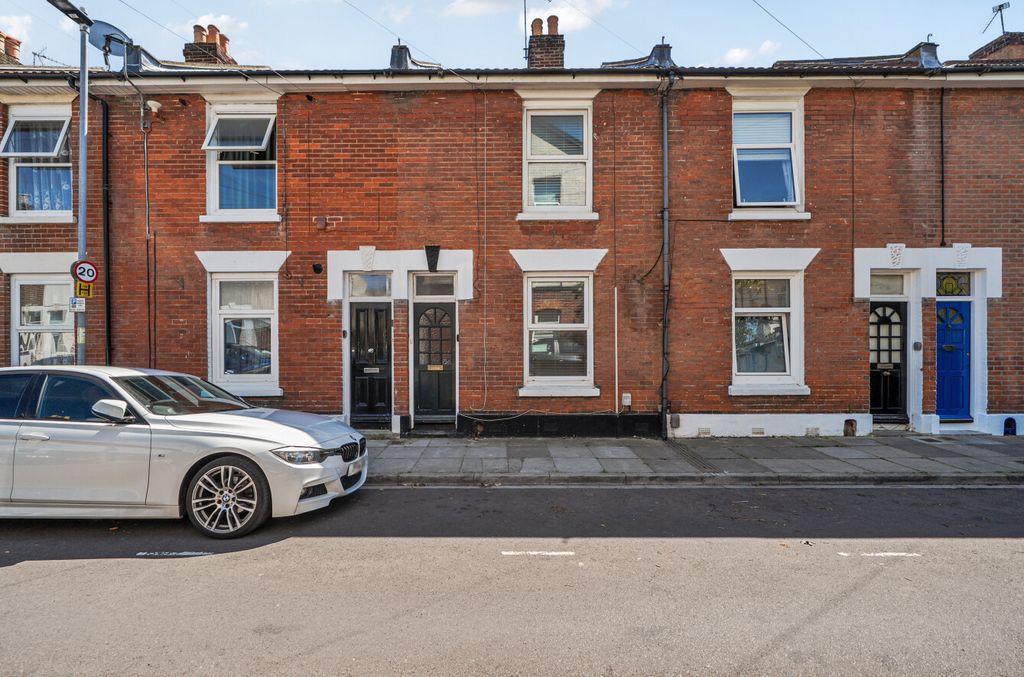 Property photo 1 of 12 1486079-14-6A4679...