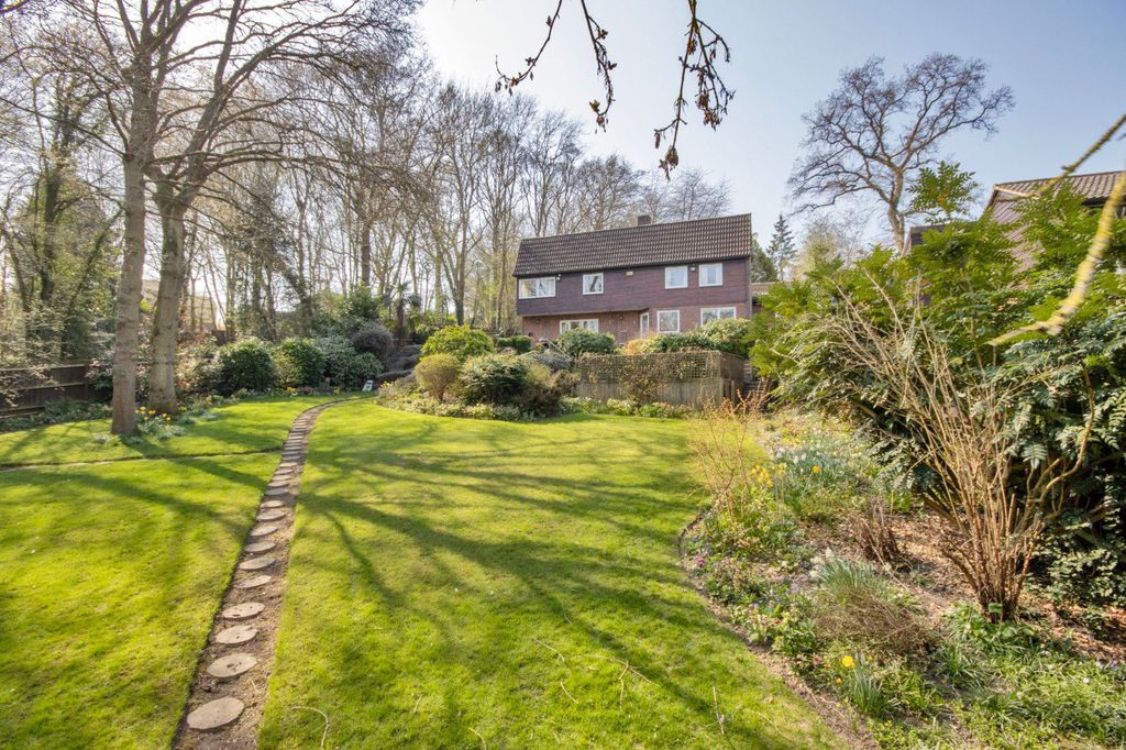 Property photo 1 of 27