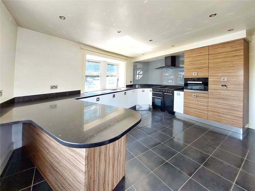 Property photo 3 of 25 Kitchen-Diner